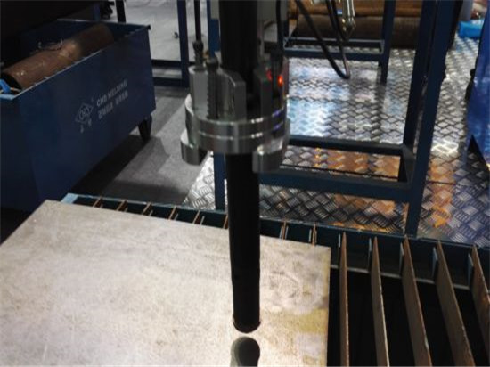 نوع سطح المكتب قطع معدنية CNC البلازما / آلة قطع البلازما